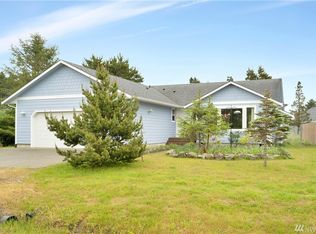 902 Cascade Ave SW, Ocean Shores, WA 98569