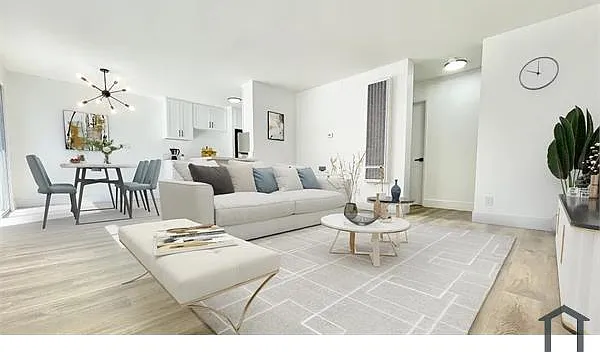 239 S Harvard Blvd #8 — Photo 3