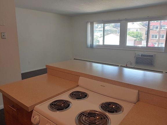 4th image of 3030 Irving Ave S #111