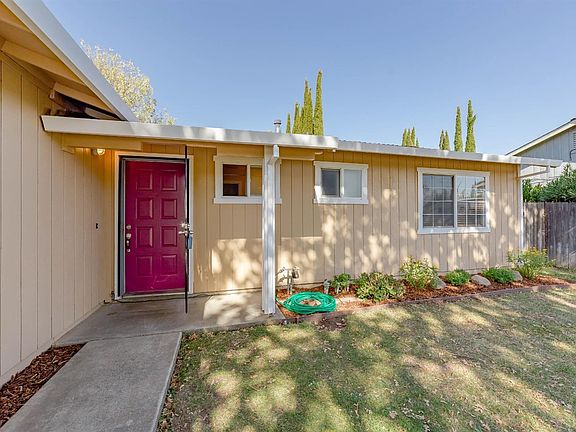 3rd image of 9 Sunborg Ct