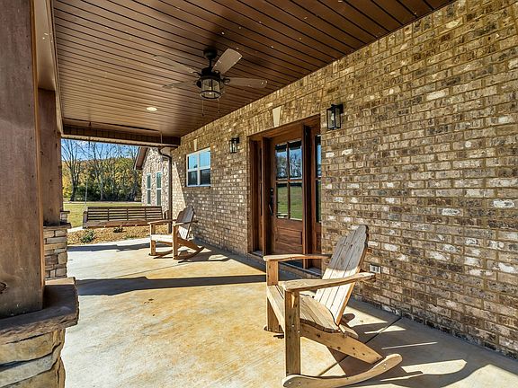 5th image of 1645 Oak Grove Rd