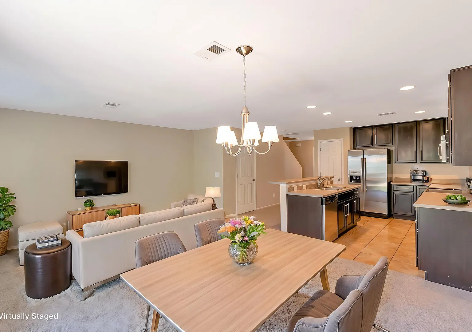 Green Valley Ranch 3BR Gem | Walk-In Closet | Washer/Dryer | Reserved Parking — Photo 2