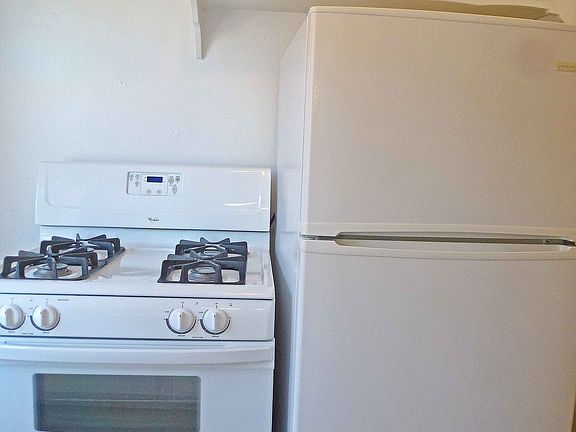 4th image of 17850 Northwood Ave APT 5