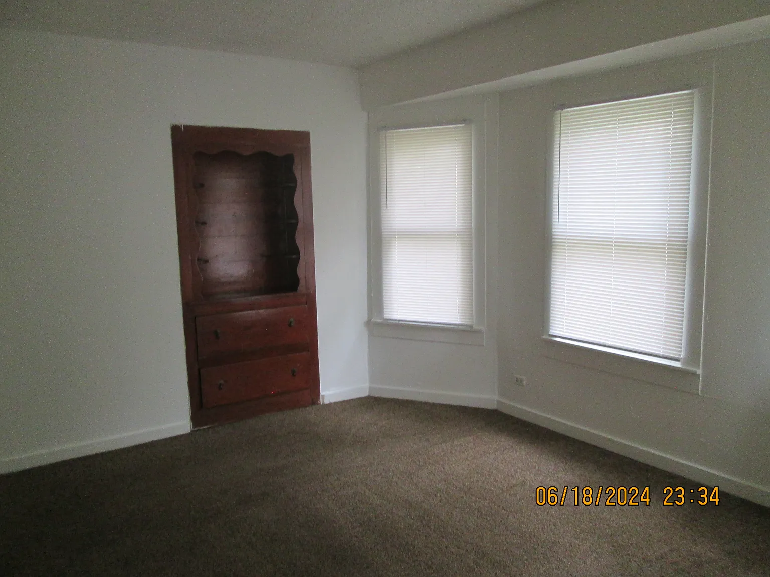 1107 N Wilhite Street — Photo 4
