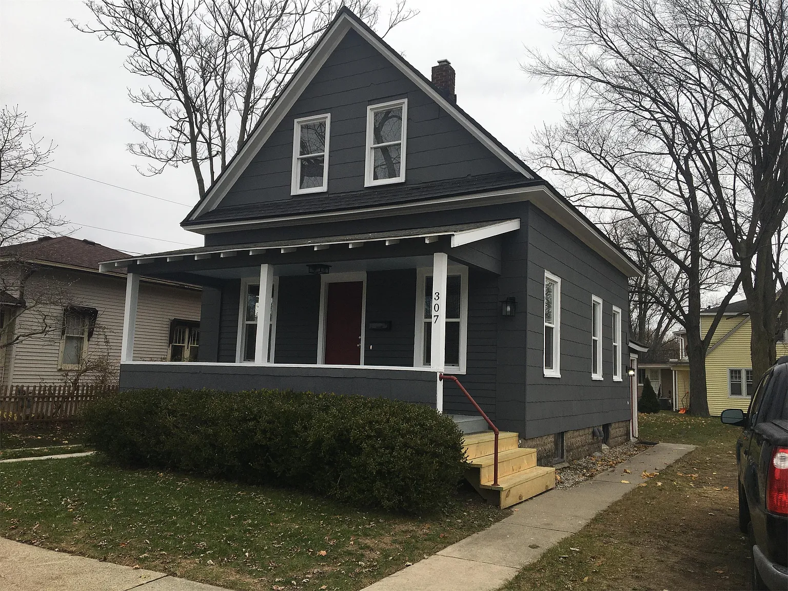 307 Lincoln Ave photo 1