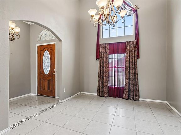 4th image of 108 San Ignacio Ave