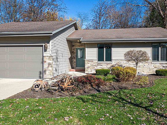3rd image of 2921 Candlewood Dr