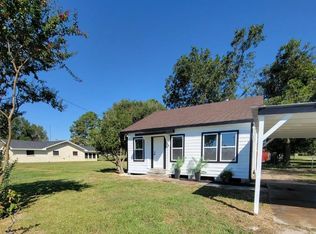 801 Willcox St, Anahuac, TX 77514