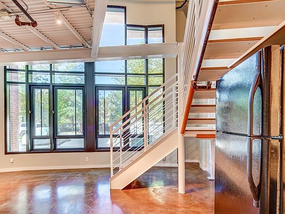 2nd image of 415 Saint Pauls Blvd #109-109-109