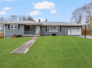 2 Mathew Rd, Tiverton, RI 02878