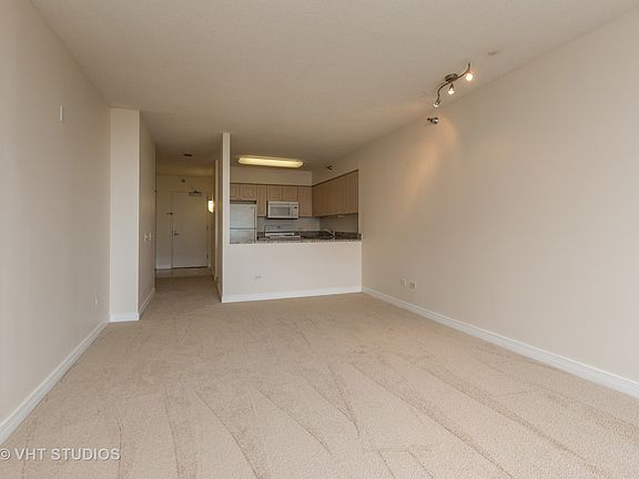 4th image of 512 N McClurg Ct APT 4111