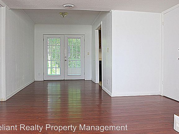 5th image of 376 Ryder Ave APT A3