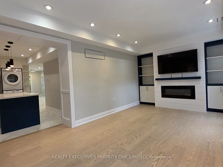 10 Lascelles Blvd #MAIN — Photo 11