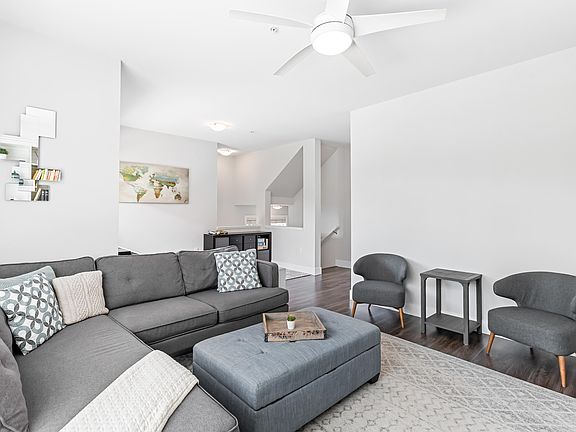 5th image of 20966 77a Ave #33