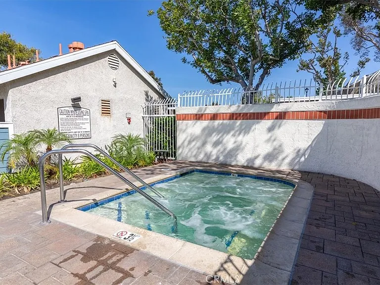 111 Abbeywood Ln — Photo 33