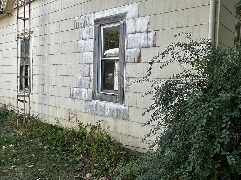 304 N Spruce St — Photo 35