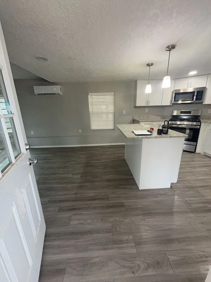 2-bedroom, 1-bathroom home located in the city of Los Lunas — Photo 2
