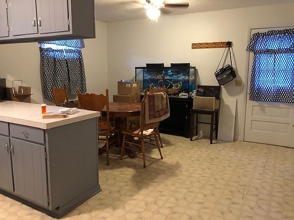 3rd image of 628 Duncan Ln