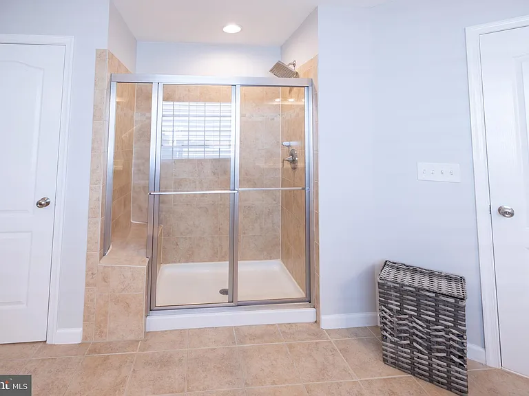 8727 Raleigh Mews — Photo 26