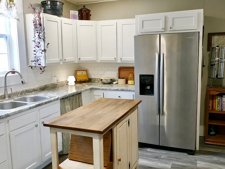 215 Wingate Rd — Photo 1