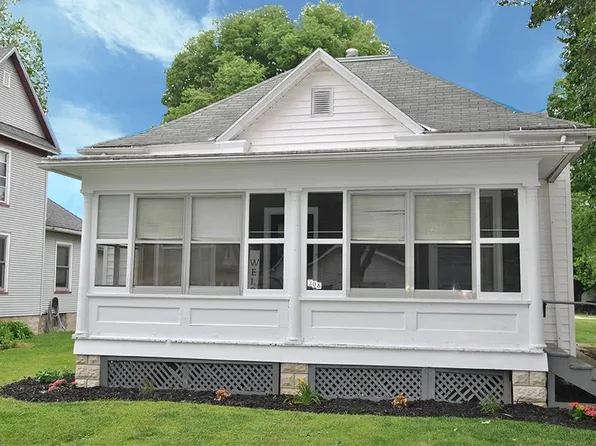 306 W Chestnut St, Fairbury, IL 61739