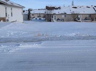 710 Whispering Greens Ave W, Vulcan, AB T0L2B0