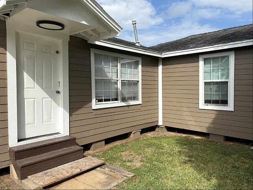 3 bed, 1072 sqft, $1,450 — Photo 2