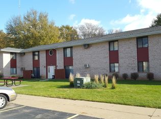 2827 Pennsylvania Ave APT 13, Dubuque, IA 52001