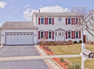 1380 Westport Rdg, Crystal Lake, IL 60014