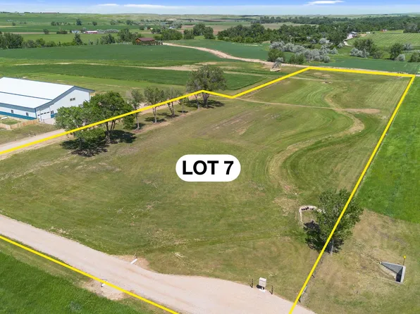 7 Wyatt Spur, Belle Fourche, SD 57717