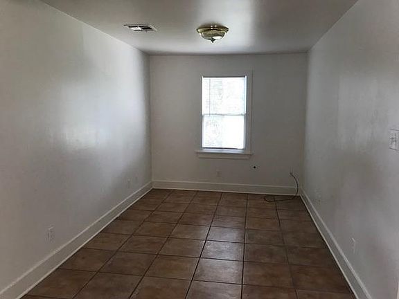 3rd image of 7431 Prytania St