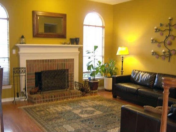 4th image of 2113 Elm Creek Ln