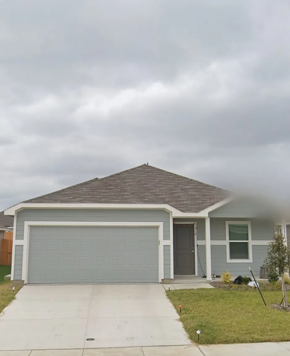 1136 Ashwood Dr — Photo 1
