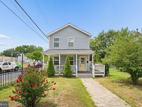 2nd image of 4514 Banner St