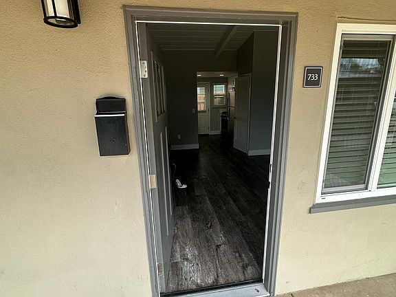 5th image of 733 Layne Ct #733