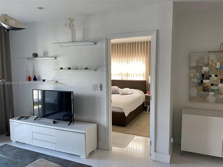 1540 Meridian Ave #4K — Photo 4