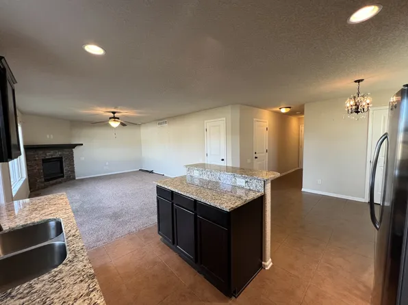 9565 Red Sunset Ct, West Des Moines, IA 50266