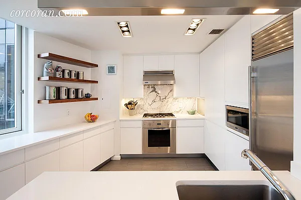 Sold by Corcoran | media 23