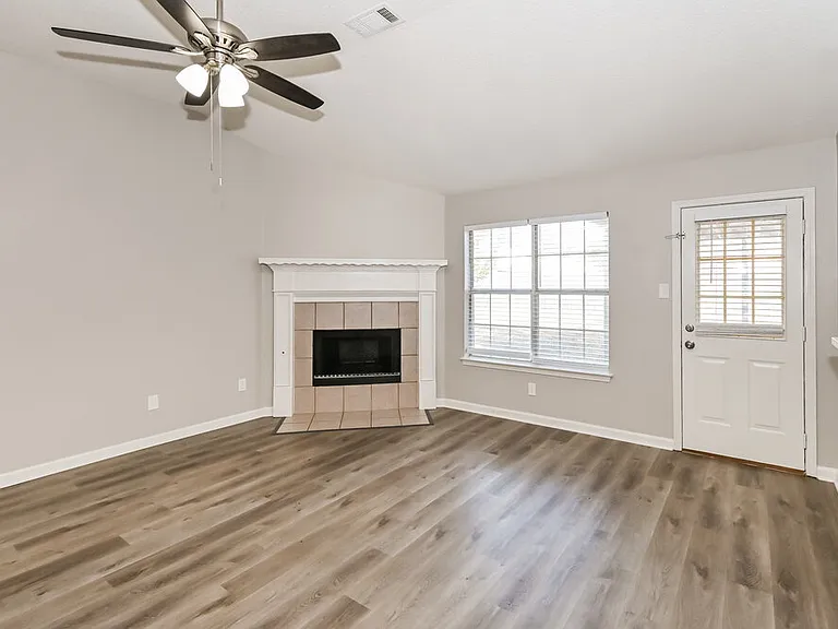 190 Pine Ridge Ln — Photo 5