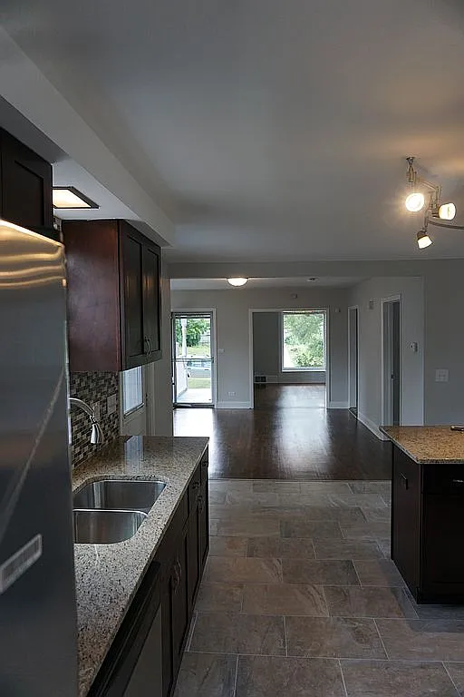 484 Addison St photo 1