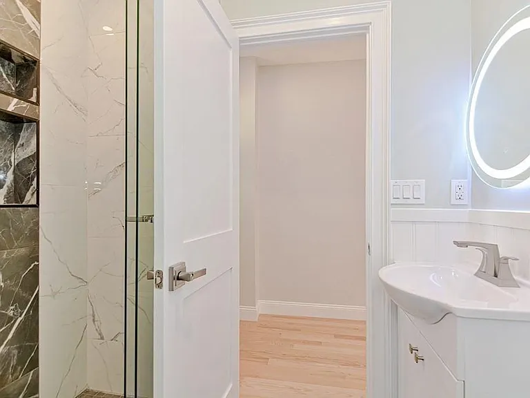 64 Crescent St #1 — Photo 27