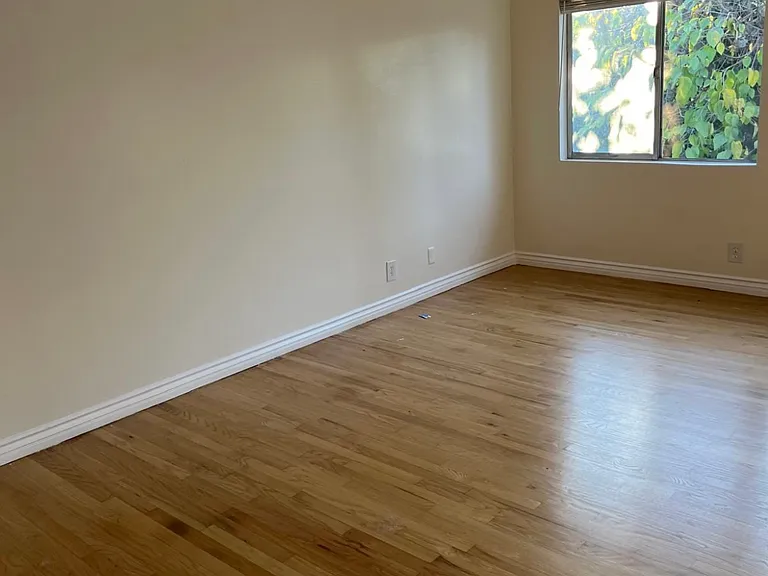5115 Coldwater Canyon Ave #4 — Photo 3