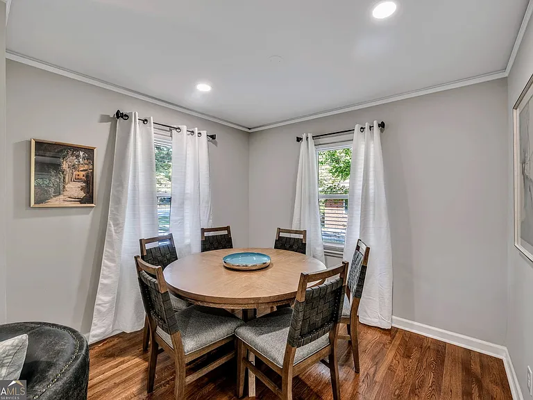1131 Stoneybrook Rd — Photo 6