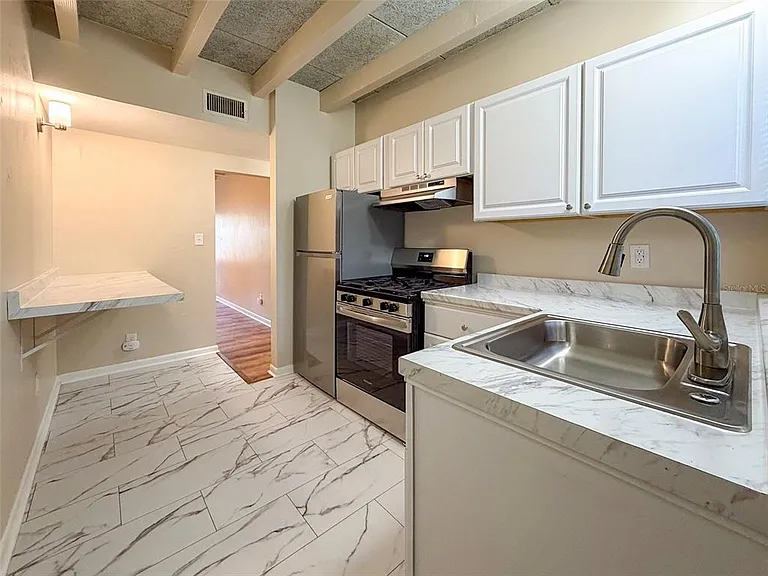 219 NW 3rd Ave #B — Photo 10