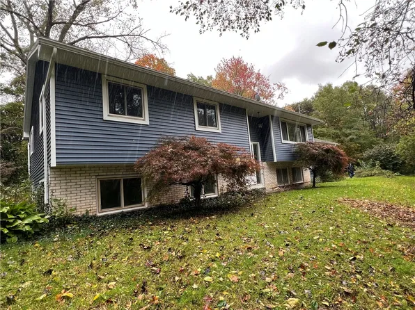 1034 Vienna Rd, Palmyra, NY 14522