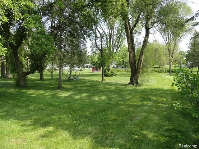 6184 Flushing Rd — Photo 3