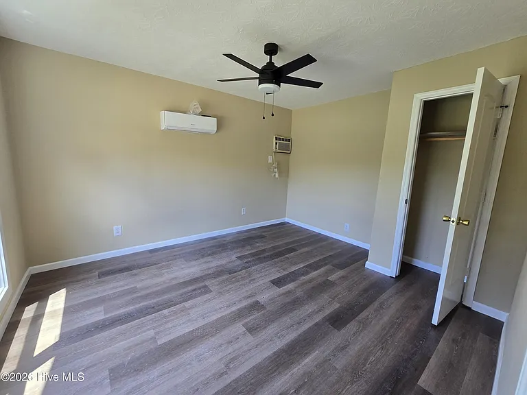 1805 Castleton Ct — Photo 17