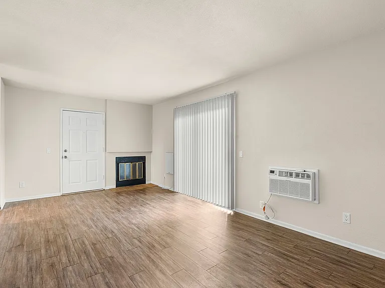 Melrose Manor Apartments - Riverside, CA — Photo 55