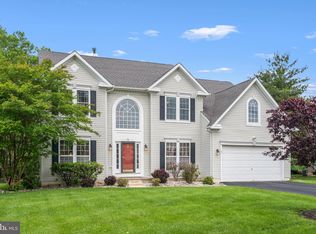 27 Avalon Rd, Pennington, NJ 08534