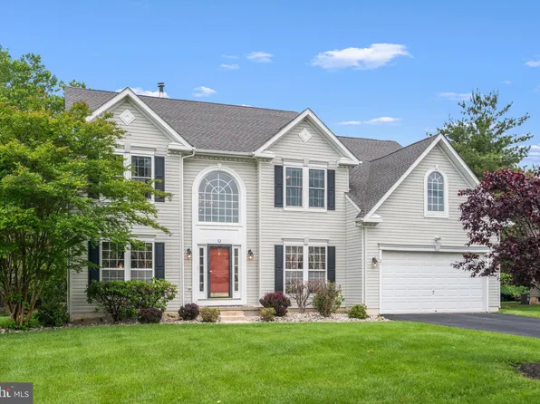 27 Avalon Rd, Pennington, NJ 08534